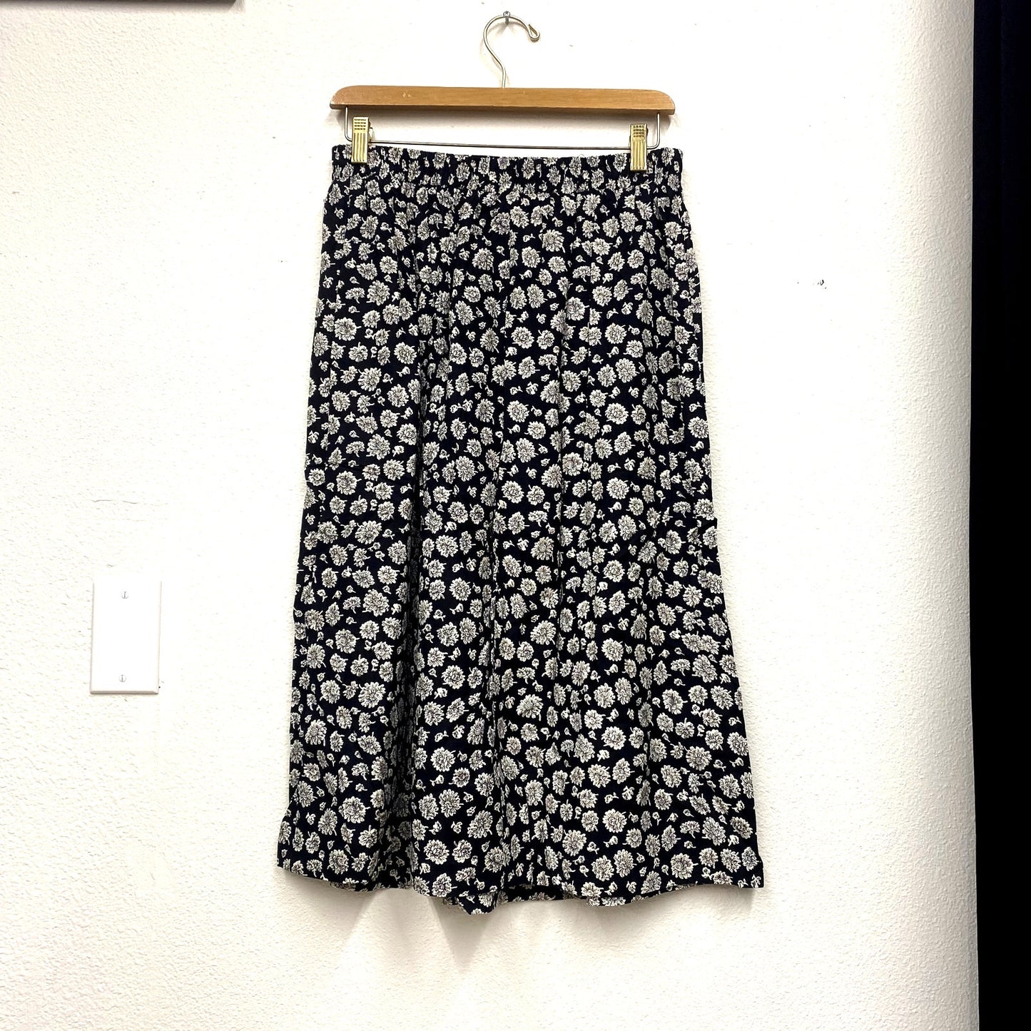 1990s B&W Floral Pleated Midi Skirt