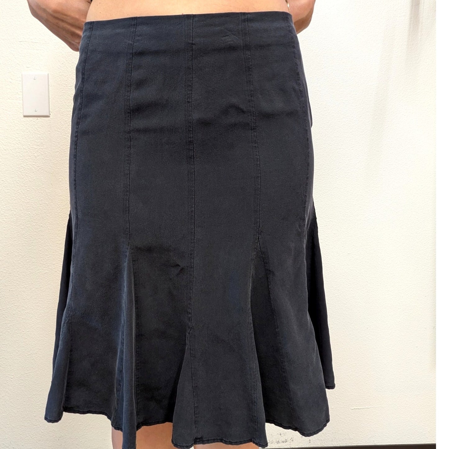 Black  GAP 100% Silk Tulip Skirt