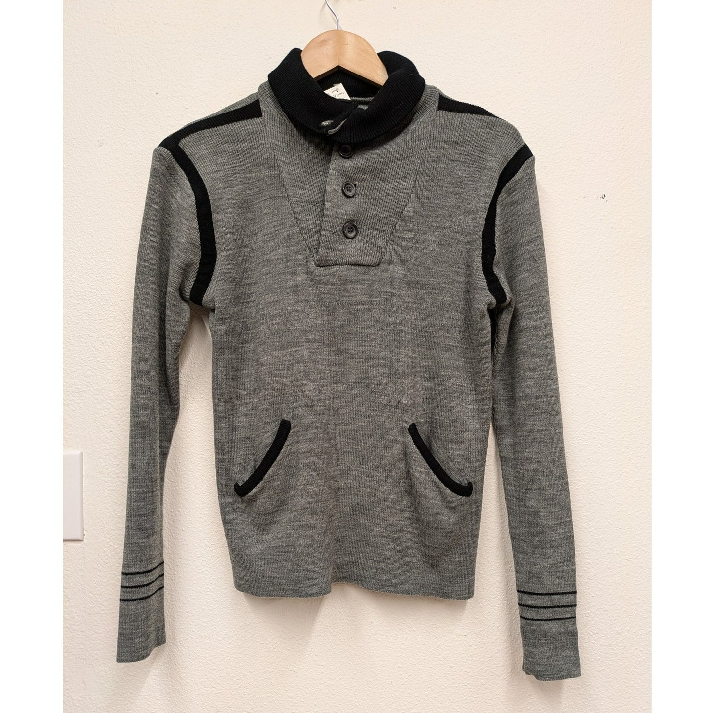 Men's vintage grey and black sweater