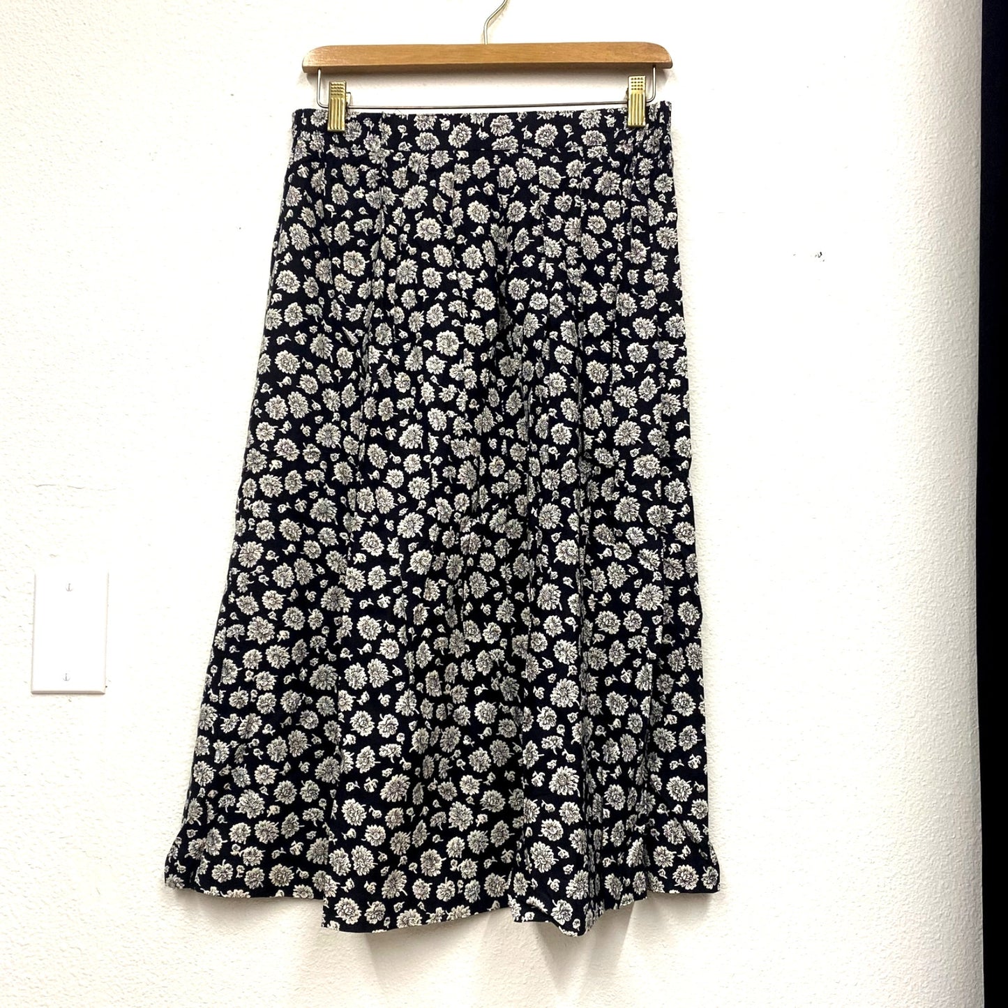 1990s B&W Floral Pleated Midi Skirt