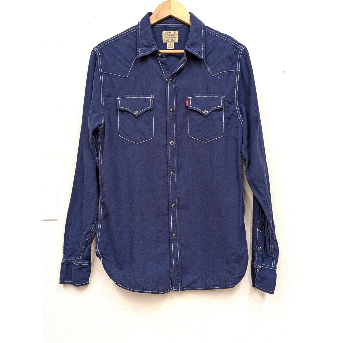 Vintage Levi's cotton-linen Blue snap up shirt with white stitching